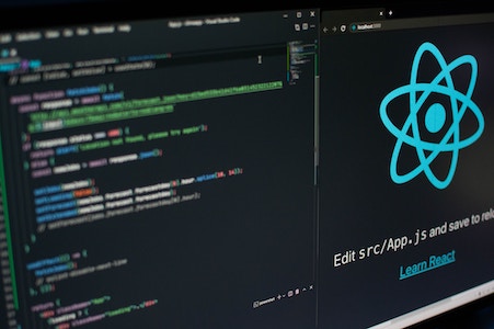 Differences between JavaScript libraries and frameworks